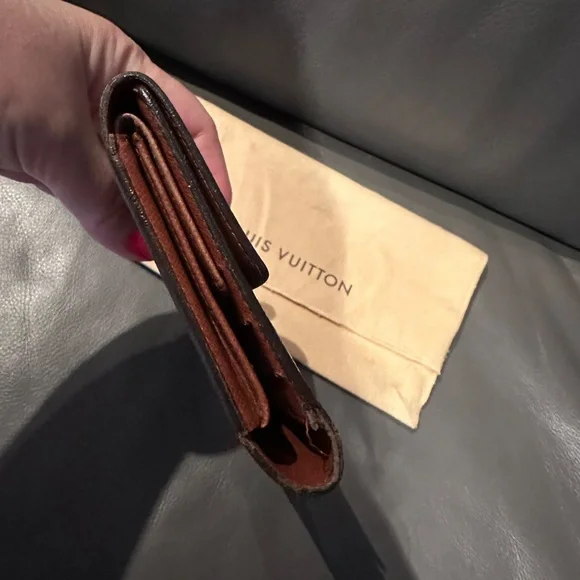 Louis Vuitton Wallet - Picture 7 of 9